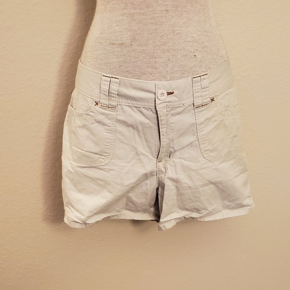 🌟 3 for $15 Deal! 🌟Cato beige cream shorts 14